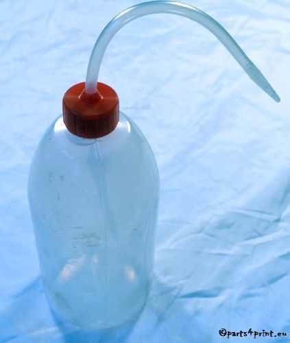Plastikflasche mit Pipette